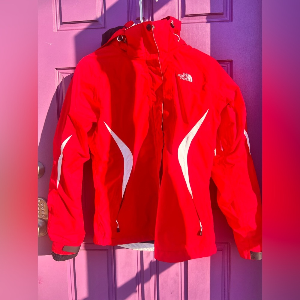 The North Face womens Hyvent ski jacket size medium in bright red